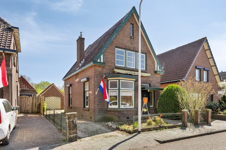 Foto 4 van Spoorstraat 9