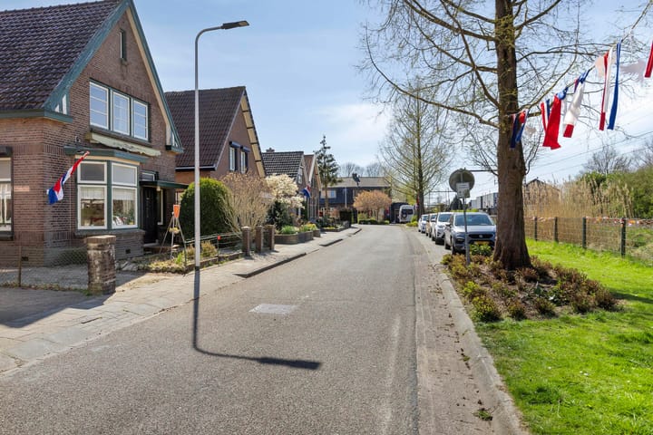 Foto 31 van Spoorstraat 9