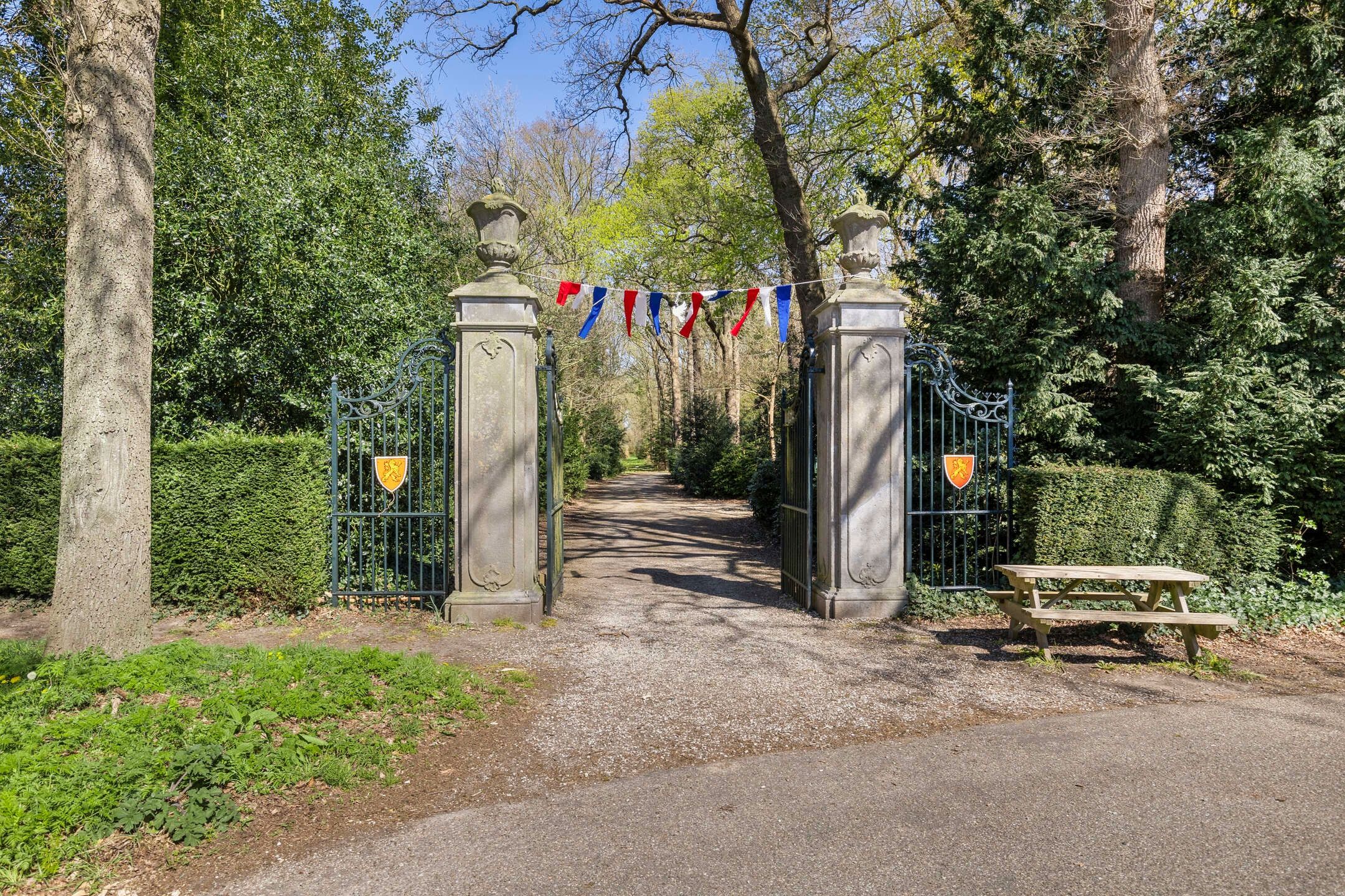 Foto 33 van Spoorstraat 9