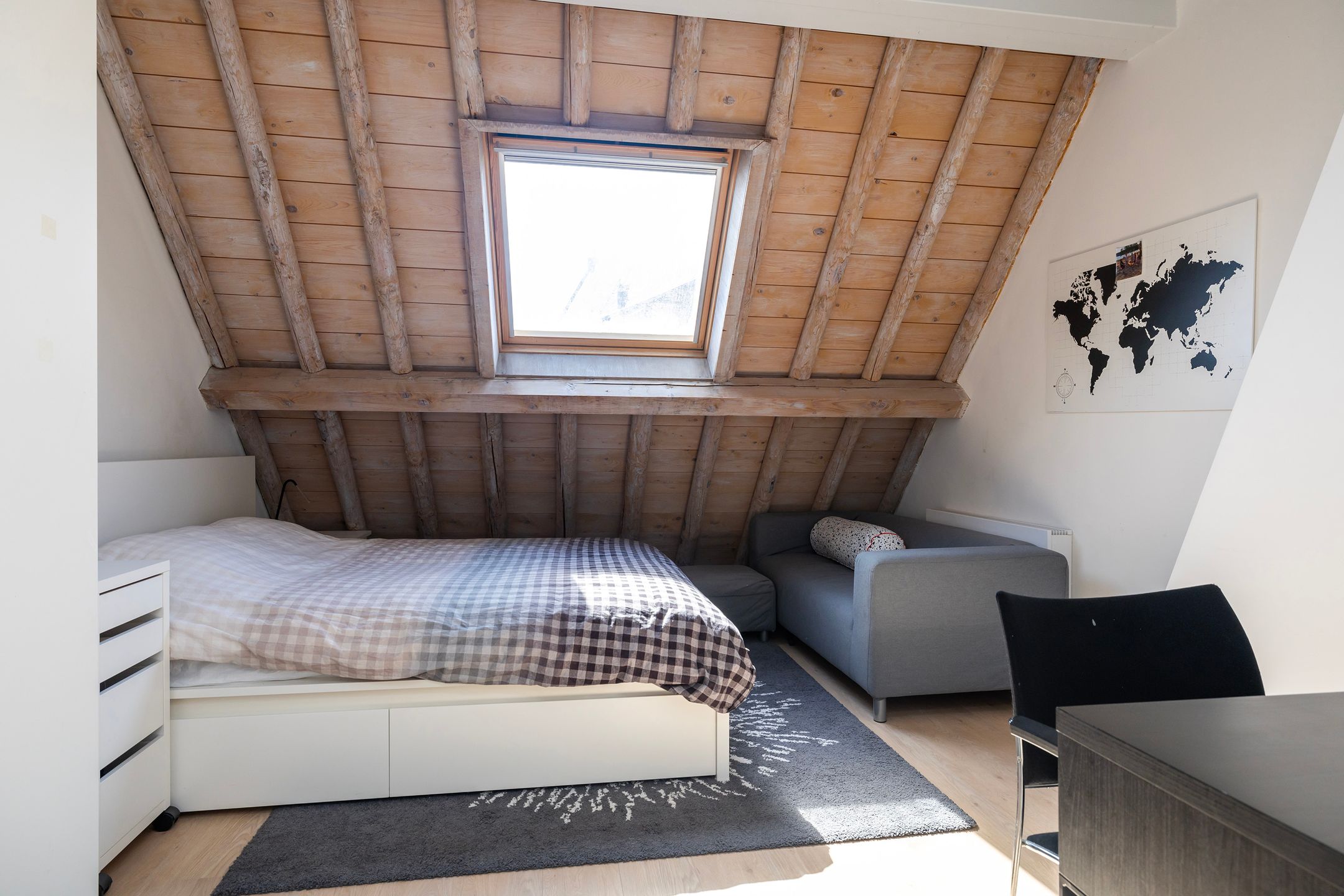 Foto 33 van Klooster Leuterstraat 27-B