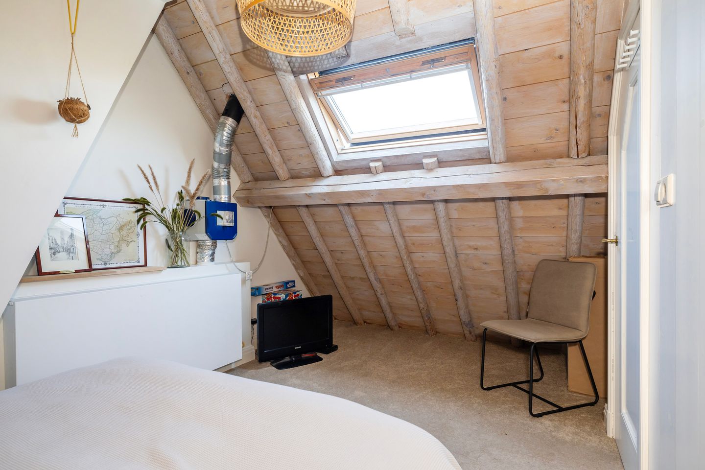 Foto 40 van Klooster Leuterstraat 27-B