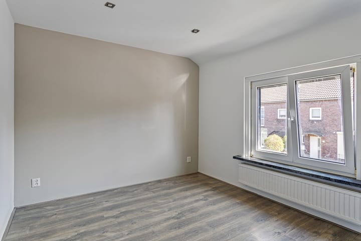 Foto 30 van Leonard Meullenersstraat 38