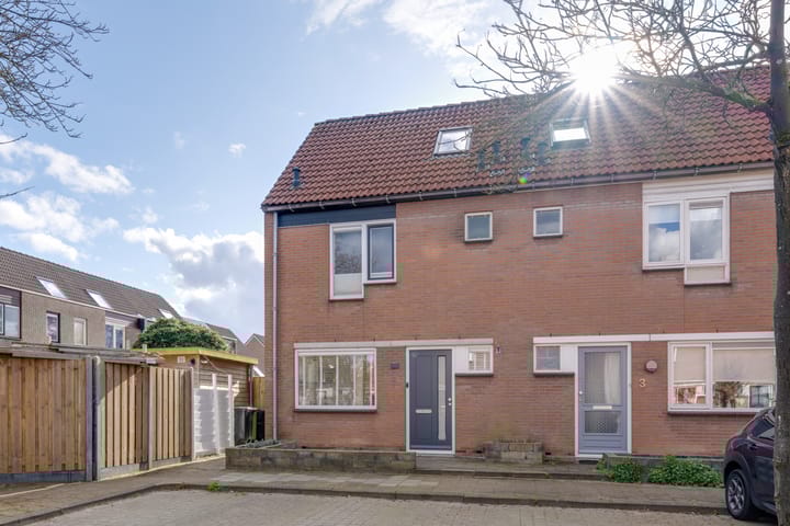 Foto 6 van Dovenetelstraat 1