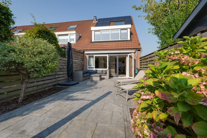 Foto 32 van Dovenetelstraat 1