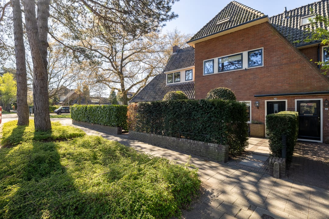 Photo 2 of Lothariuslaan 54