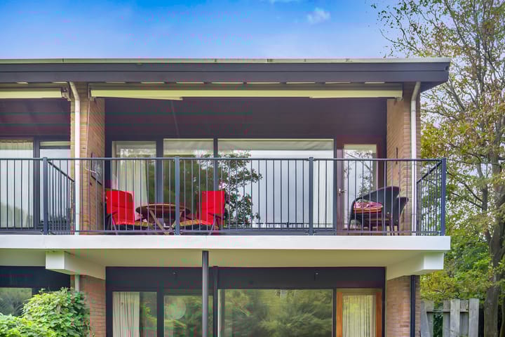 Photo 2 of Eikenlaan 82