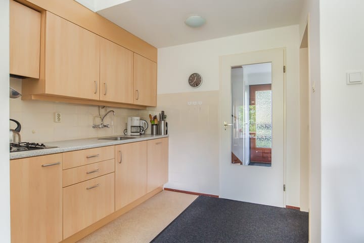 Photo 4 of Eikenlaan 82