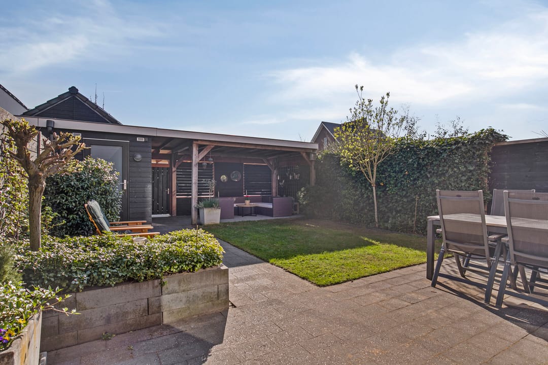 Foto 23 van Van Barnevelderf 23