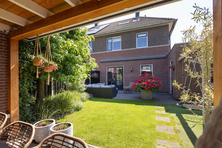 Foto 35 van Aurelia 5