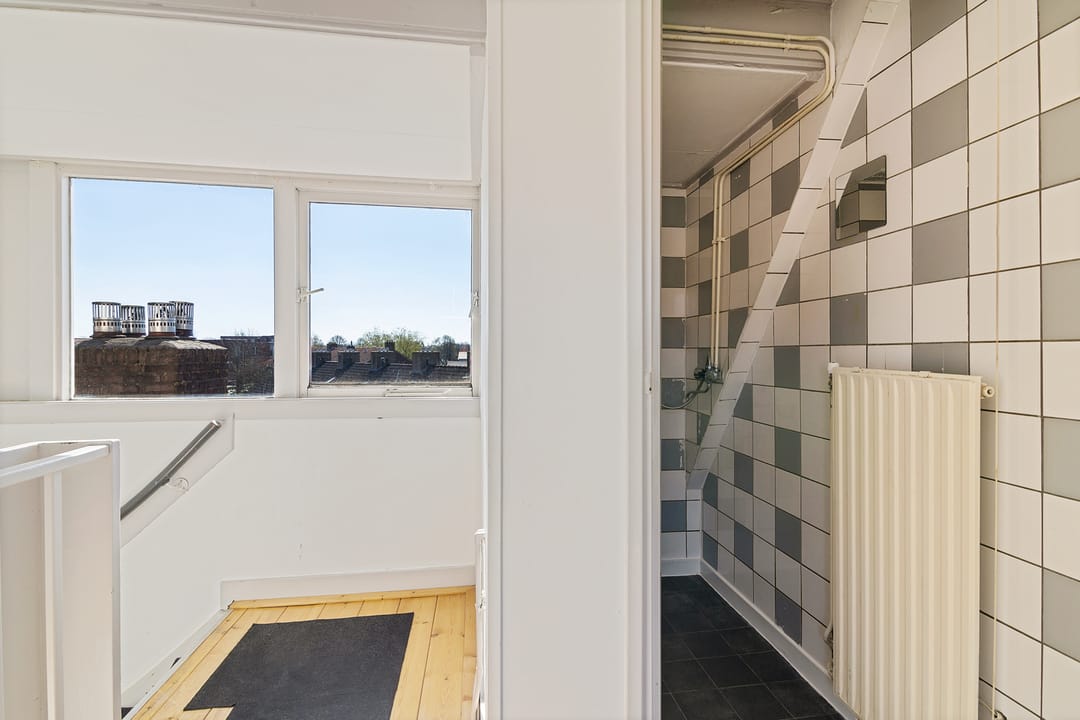 Photo 23 of Frederik Hendrikstraat 12-I