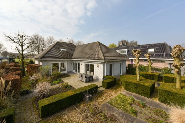 Photo 1 of Oosterlandweg 2