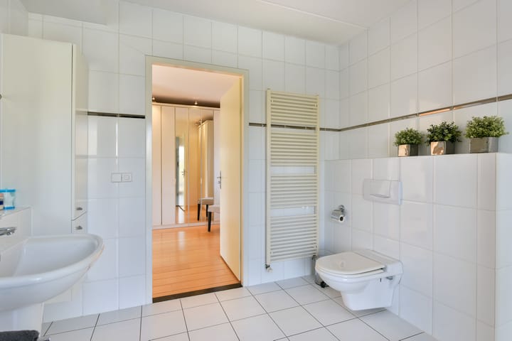 Photo 20 of Oosterlandweg 2