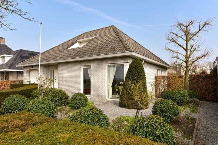 Photo 47 of Oosterlandweg 2