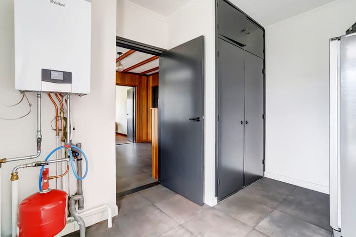 Photo 22 of John Kennedy-laan 9