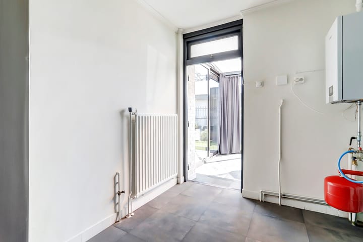 Photo 23 of John Kennedy-laan 9