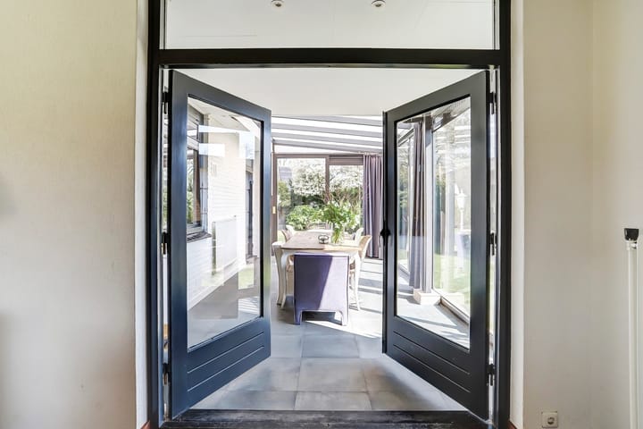 Photo 24 of John Kennedy-laan 9