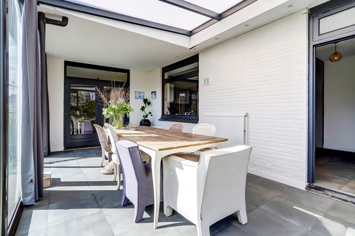 Photo 25 of John Kennedy-laan 9