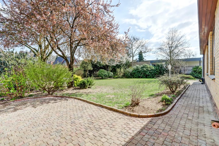 Photo 32 of John Kennedy-laan 9