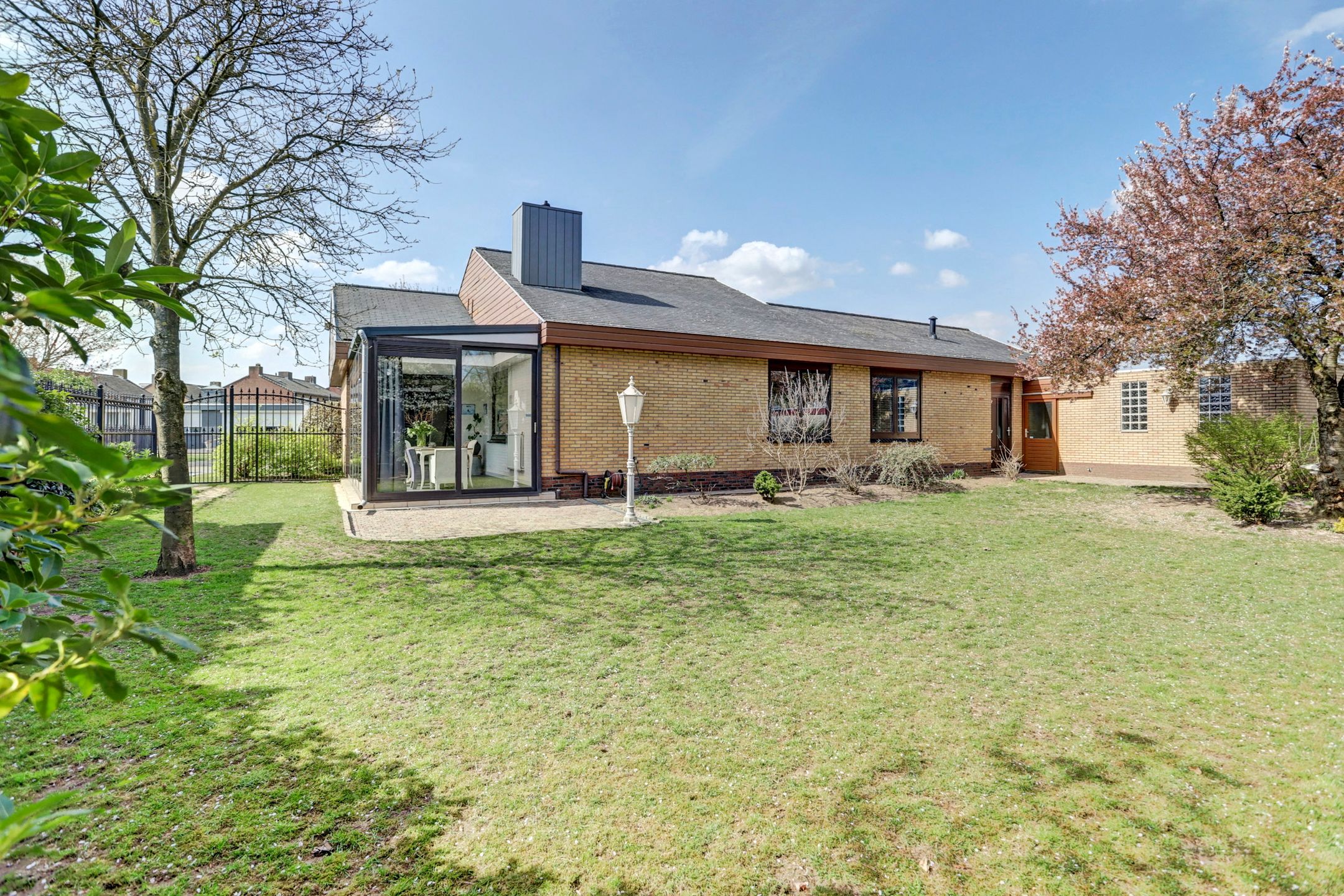 Foto 33 van John Kennedy-laan 9