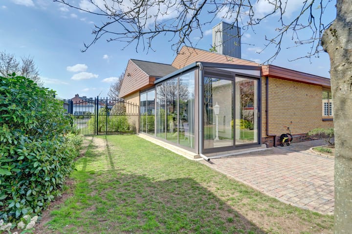 Photo 36 of John Kennedy-laan 9