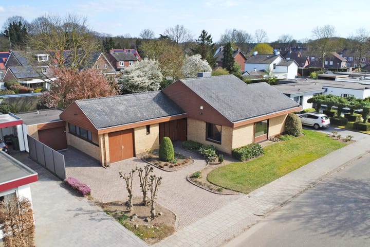 Photo 41 of John Kennedy-laan 9