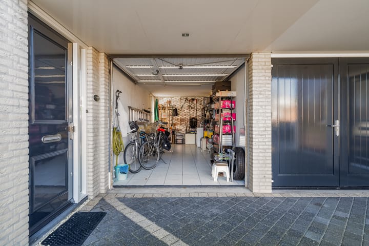 Foto 55 van Albert Schweitzerlaan 1