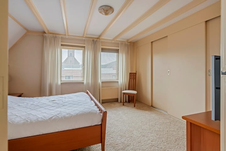 Foto 25 van Middenstraat 12