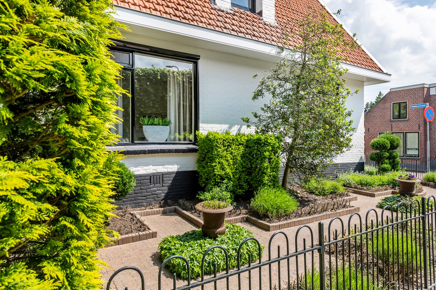 Photo 40 of Middenstraat 12