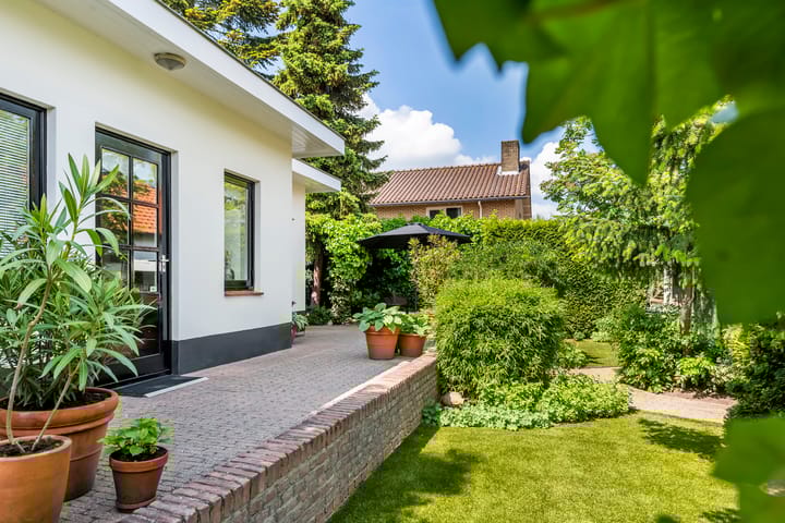 Foto 44 van Middenstraat 12