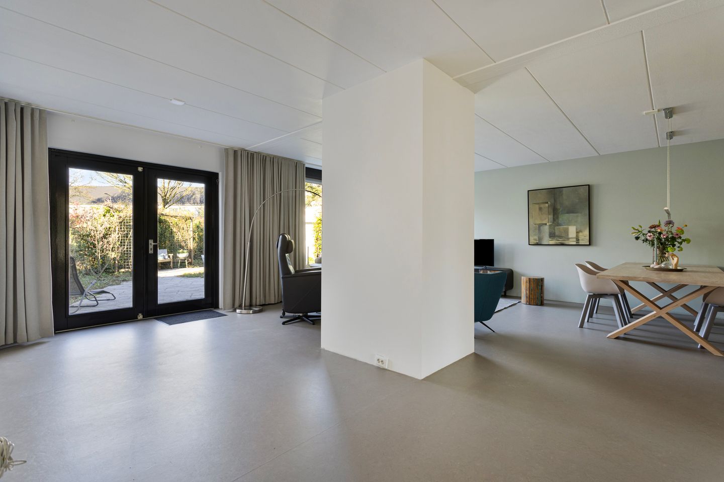 Foto 10 van Phobos 12