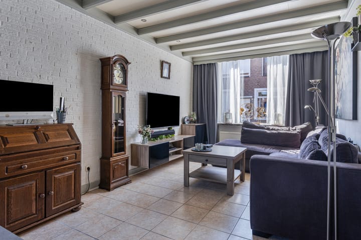 Foto 2 van De Riemerstraat 4