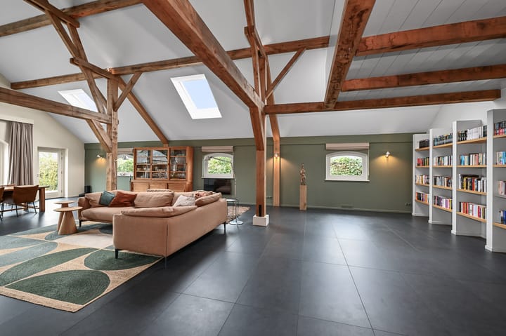 Photo 8 of Oosteinde 34