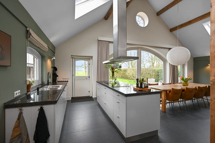 Photo 17 of Oosteinde 34