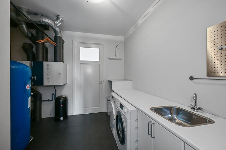 Photo 27 of Oosteinde 34