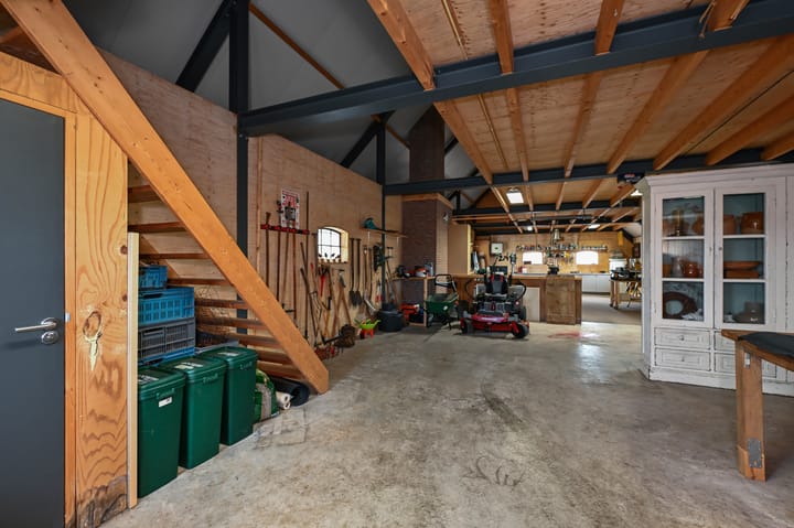 Photo 52 of Oosteinde 34