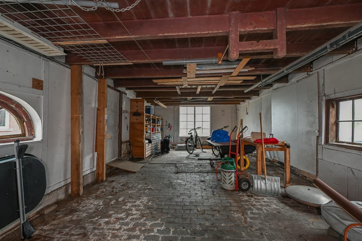 Photo 62 of Oosteinde 34