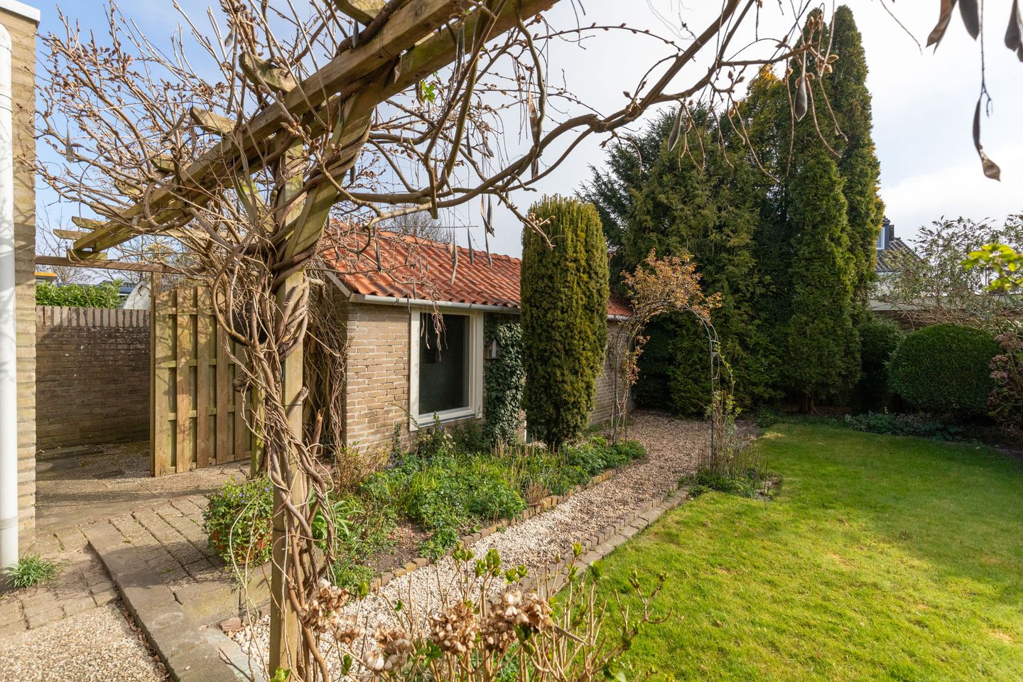 Foto 29 van Massenweg 21