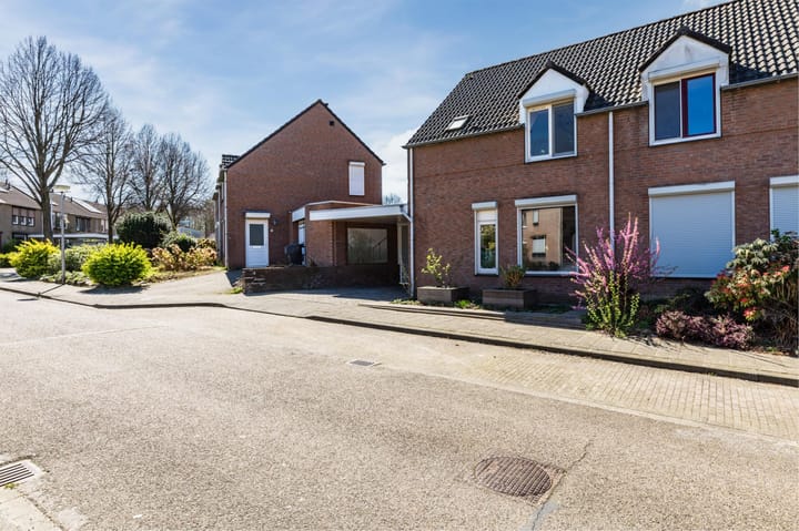 Foto 2 van Karel de Grotestraat 6