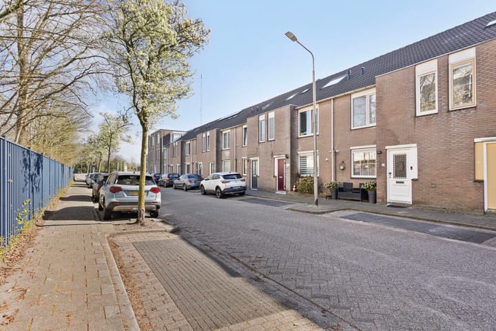 Foto 1 van Basisveenstraat 25