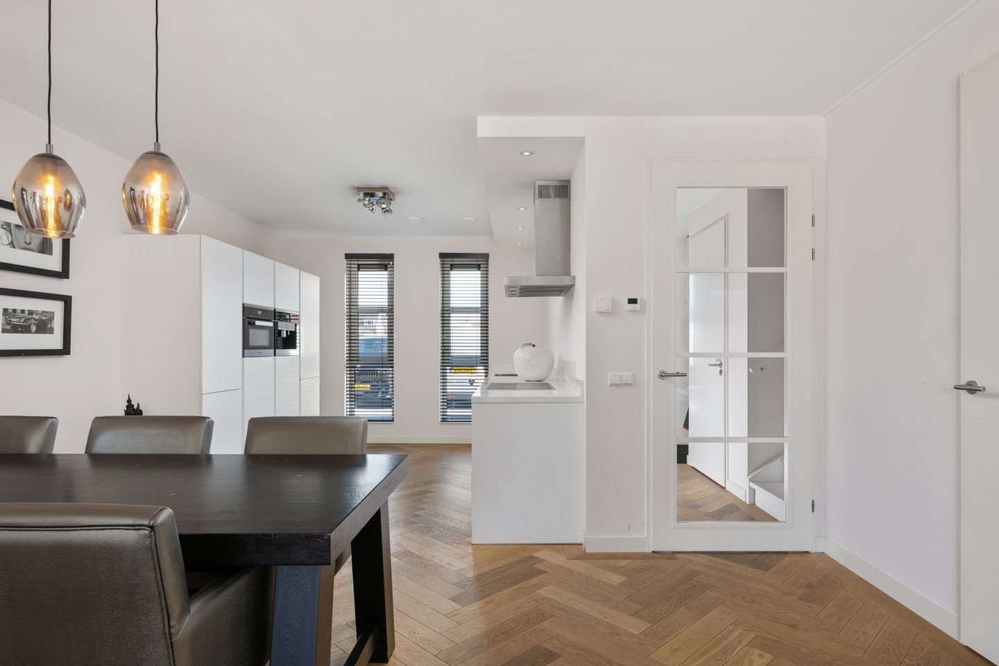 Foto 10 van Van Oranje-Nassaulaan 127