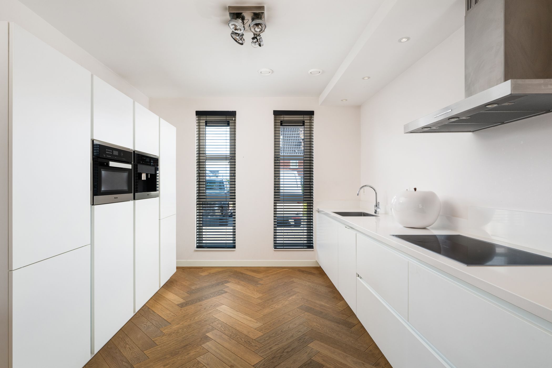 Foto 12 van Van Oranje-Nassaulaan 127