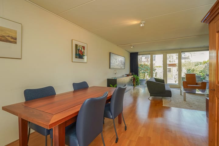 Photo 8 of Oe Thantstraat 29