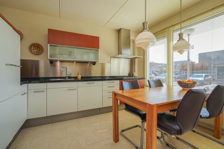 Photo 20 of Oe Thantstraat 29