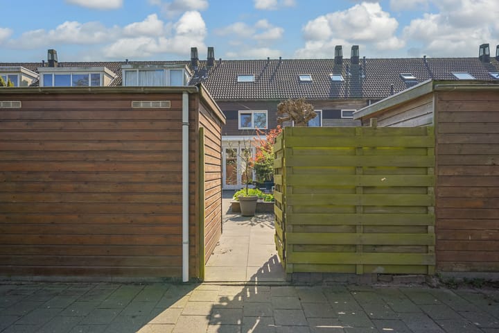 Photo 41 of Oe Thantstraat 29