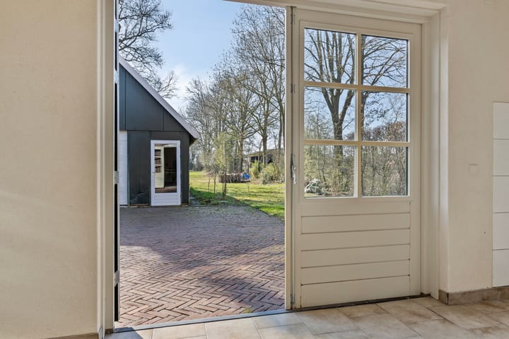 Foto 16 van Meester Kunstweg 57