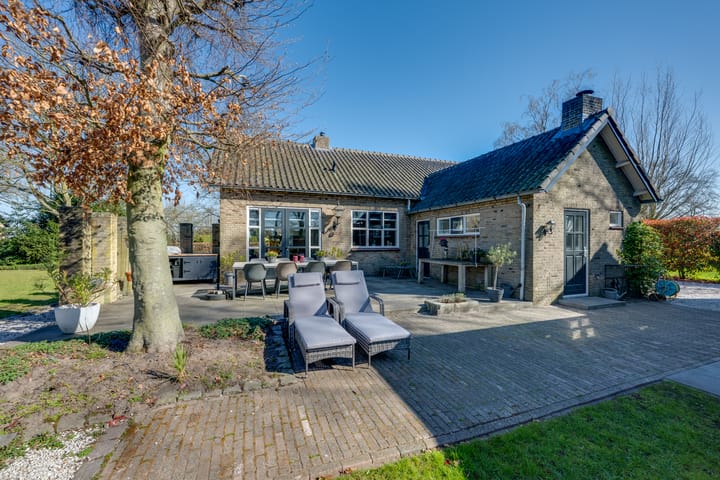 Foto 2 van Hoevenseweg 45