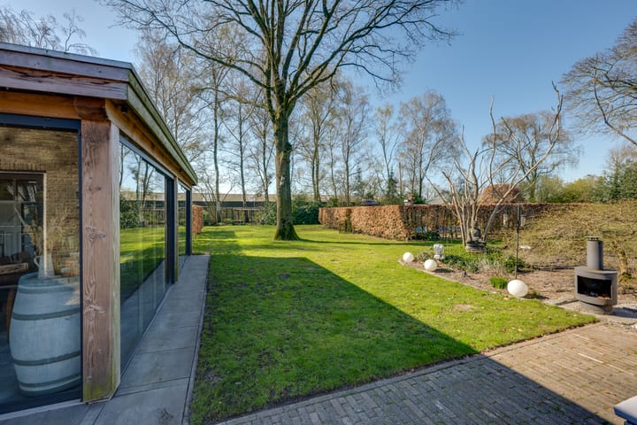 Foto 37 van Hoevenseweg 45