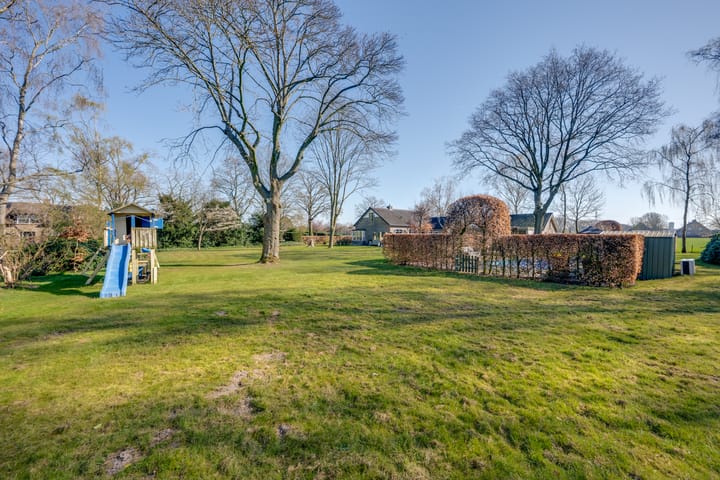 Foto 39 van Hoevenseweg 45