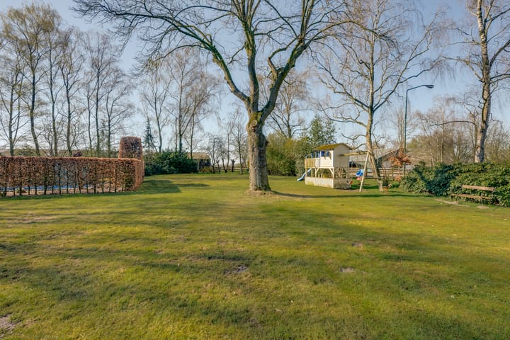 Foto 40 van Hoevenseweg 45