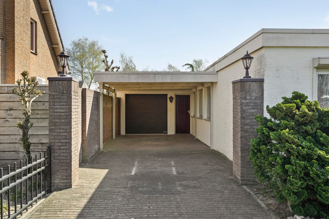 Foto 22 van Ds. Louwe Kooymanslaan 3